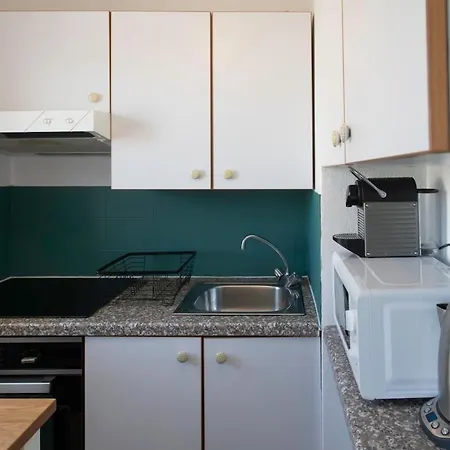 #46 Staywizus - Terrace Ac 4mins Walk Sea Tram T2 Airport Port *