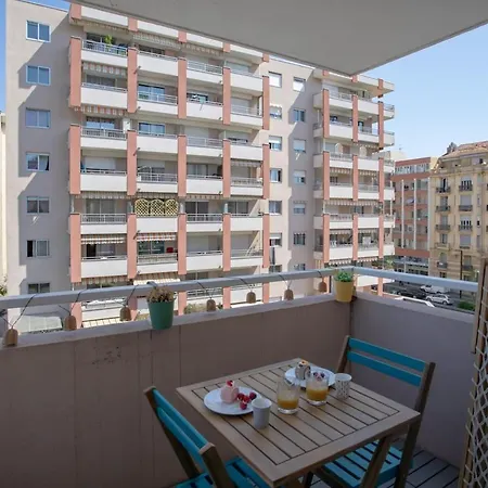 #46 Staywizus - Terrace Ac 4mins Walk Sea Tram T2 Airport Port