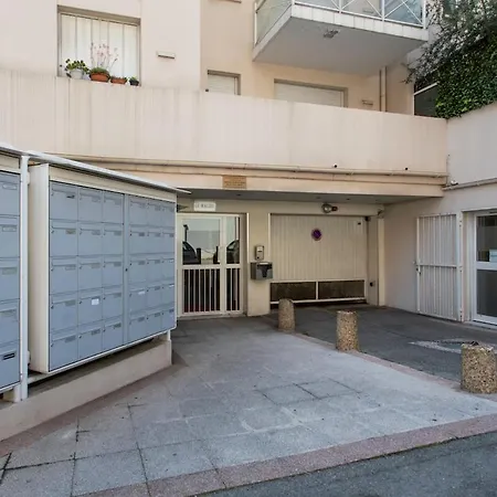 #46 Staywizus - Terrace Ac 4mins Walk Sea Tram T2 Airport Port
